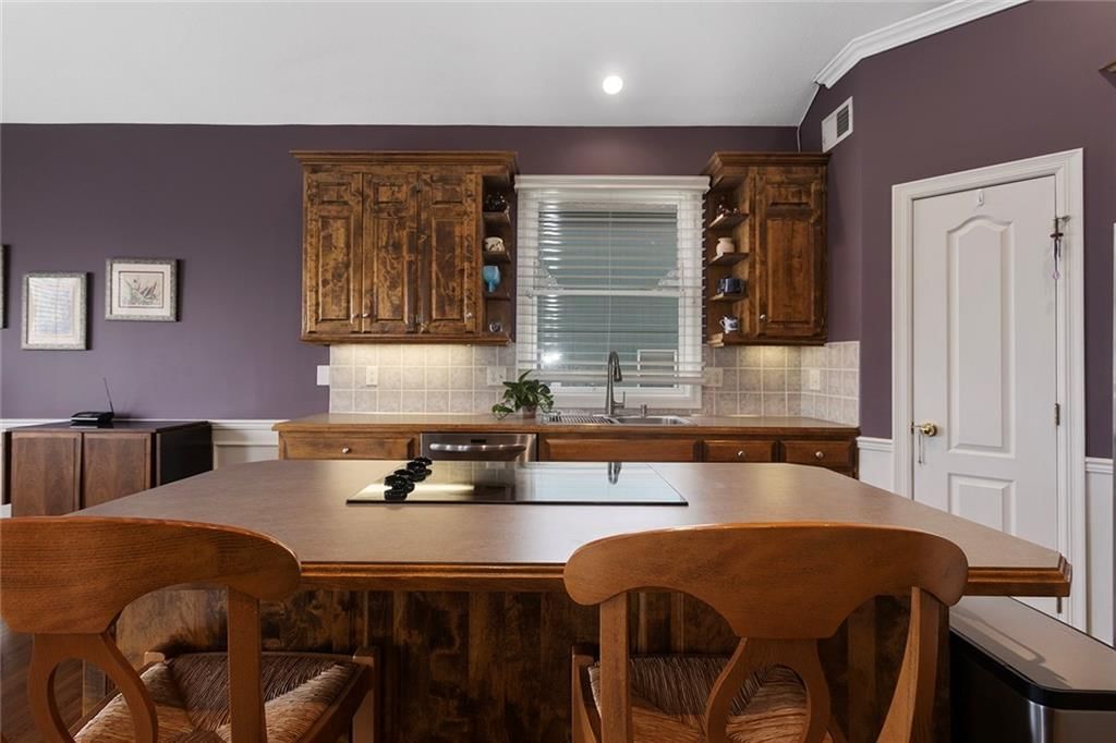 5701 NE Coral Drive — photo 11