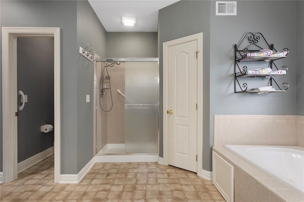 5701 NE Coral Drive — photo 20