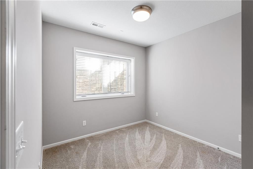 4450 Summit Street — photo 17