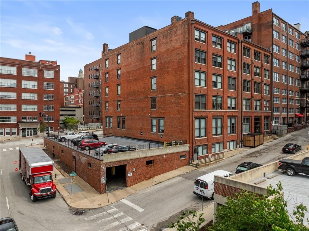 700 Broadway Boulevard — photo 38