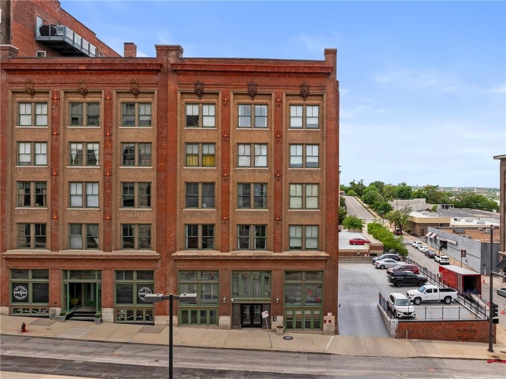 700 Broadway Boulevard — photo 43
