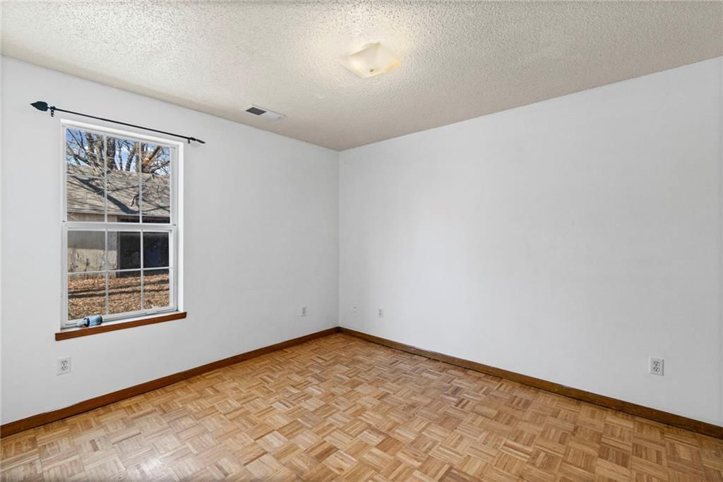 213 N 4TH Street — photo 10