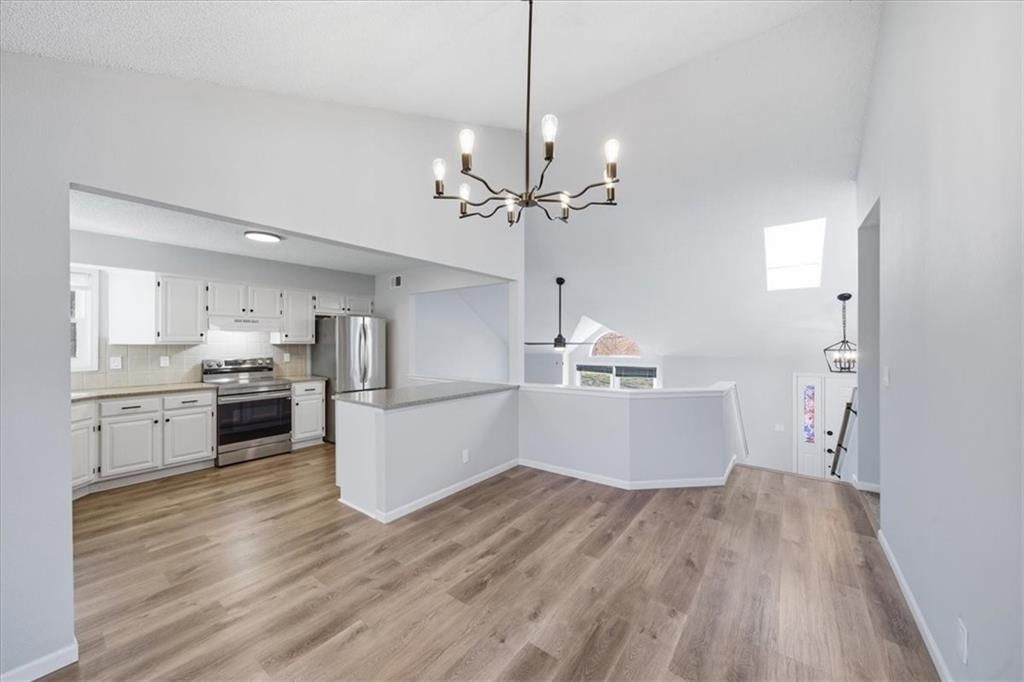 15749 Horton Street — photo 9