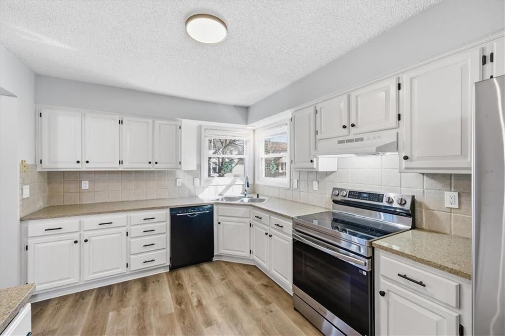 15749 Horton Street — photo 13