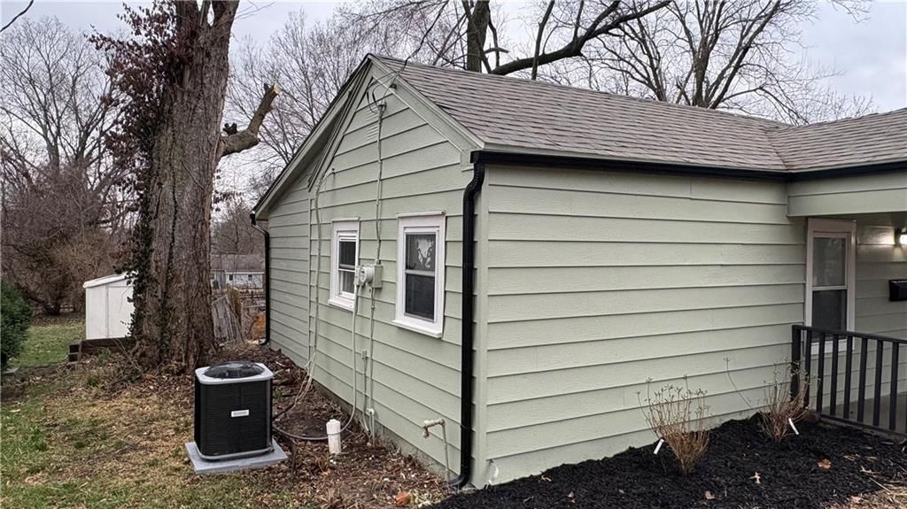 539 E MILL Street — photo 4