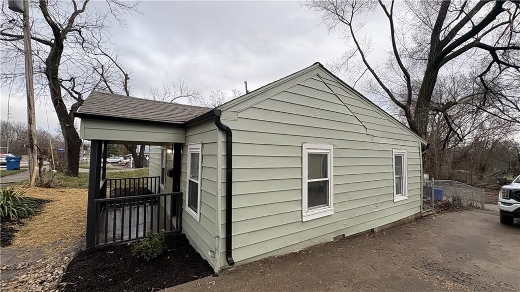 539 E MILL Street — photo 5