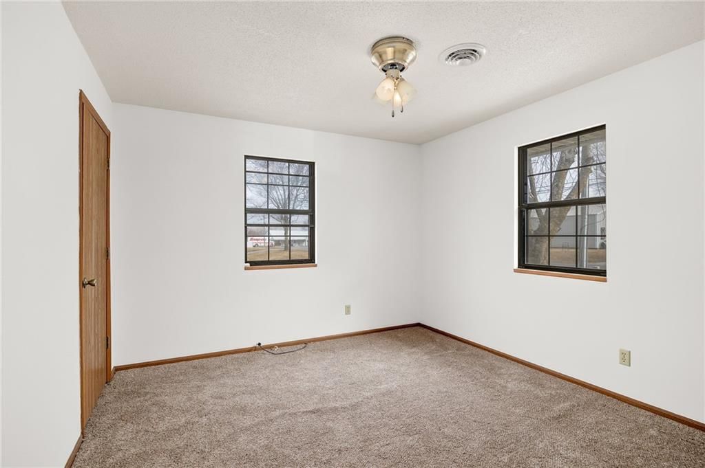 604 N 13th Terrace — photo 8