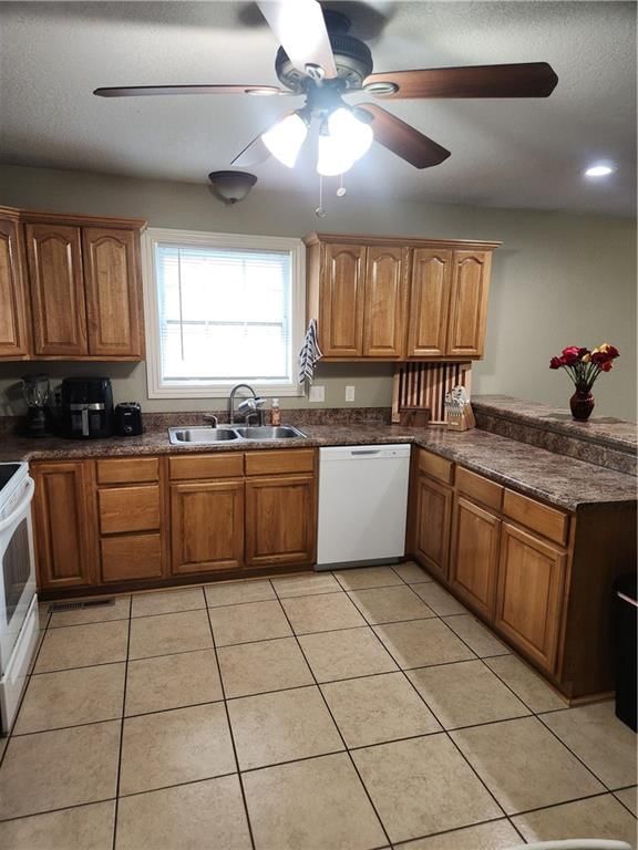 1018 E 16th Street — photo 11