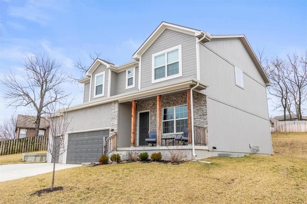 801 NW Hickory Ridge Drive — photo 2