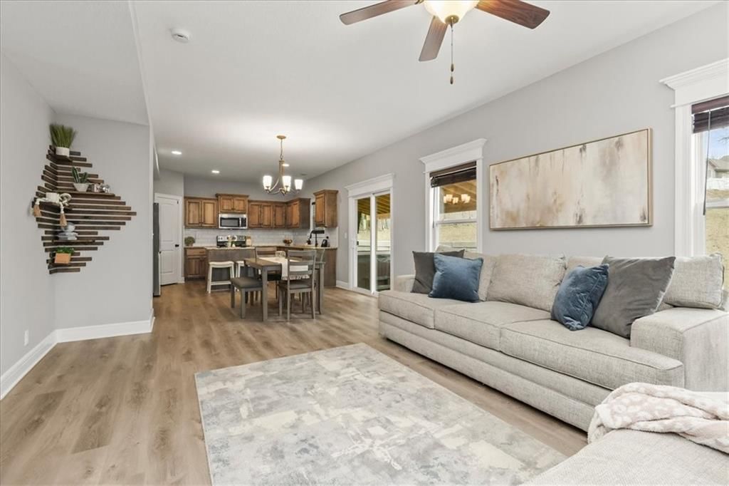 801 NW Hickory Ridge Drive — photo 8