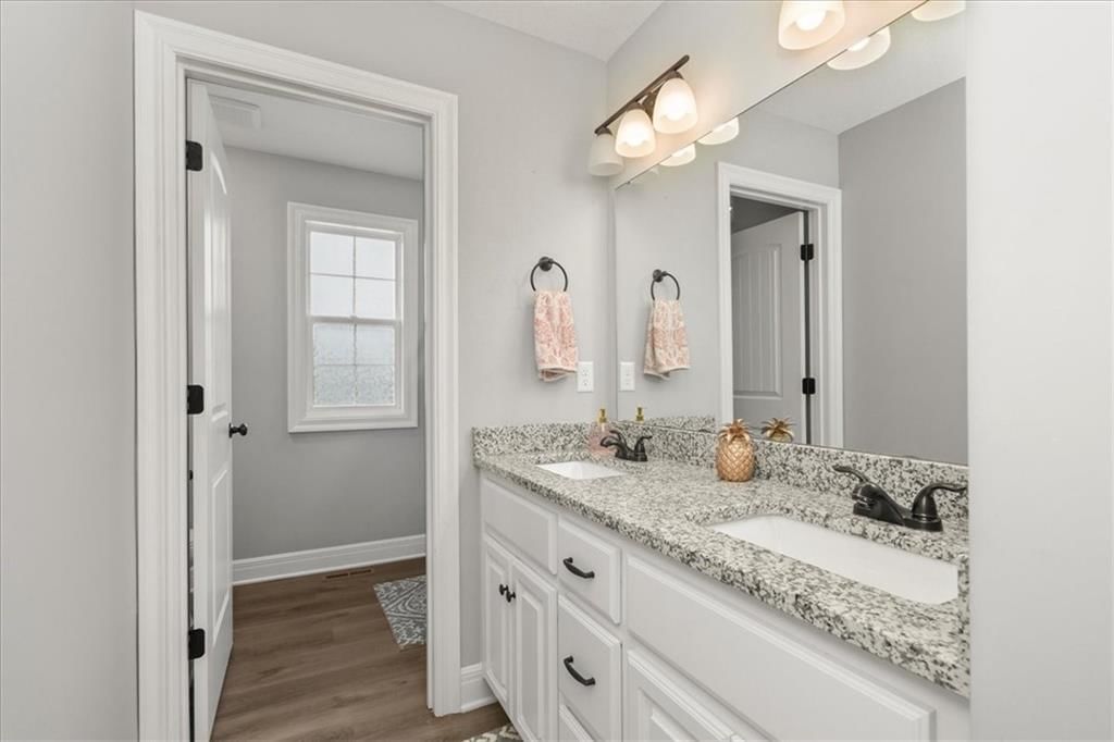 801 NW Hickory Ridge Drive — photo 19