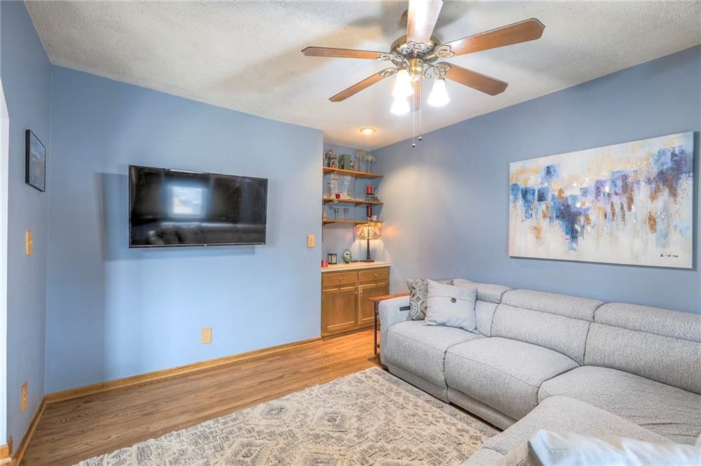 8409 E 47th Terrace — photo 9