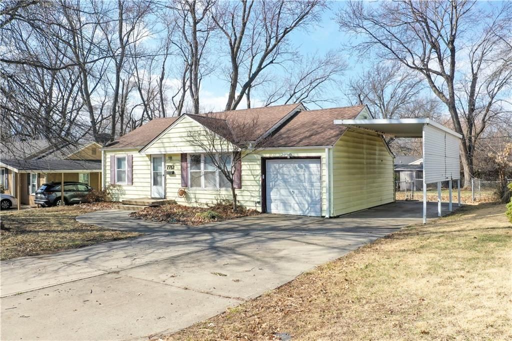 7712 Robinson Street, Overland Park, KS