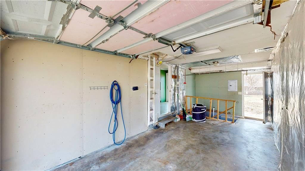 7712 Robinson Street — photo 24
