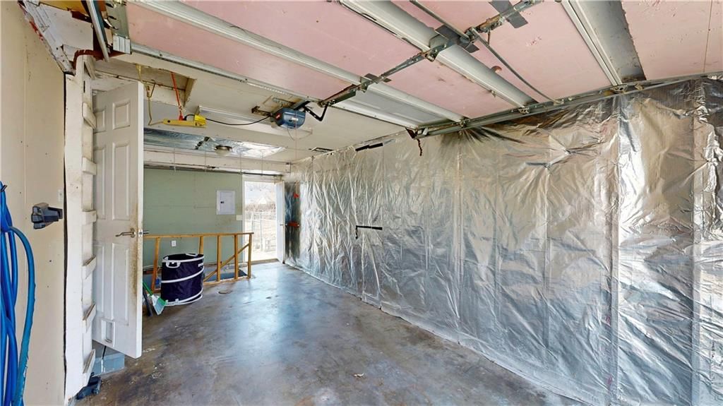 7712 Robinson Street — photo 25