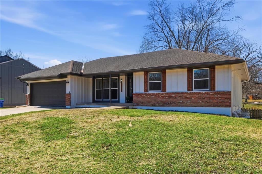 14523 Brentwood Drive, Lenexa, KS