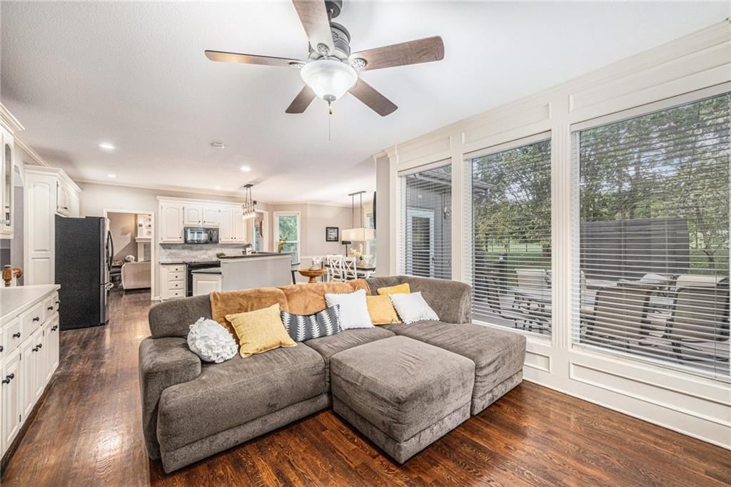 7325 OAKVIEW Street — photo 14