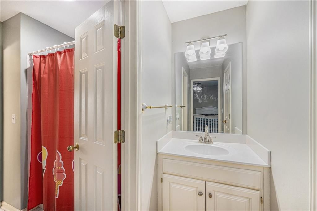 7325 OAKVIEW Street — photo 36