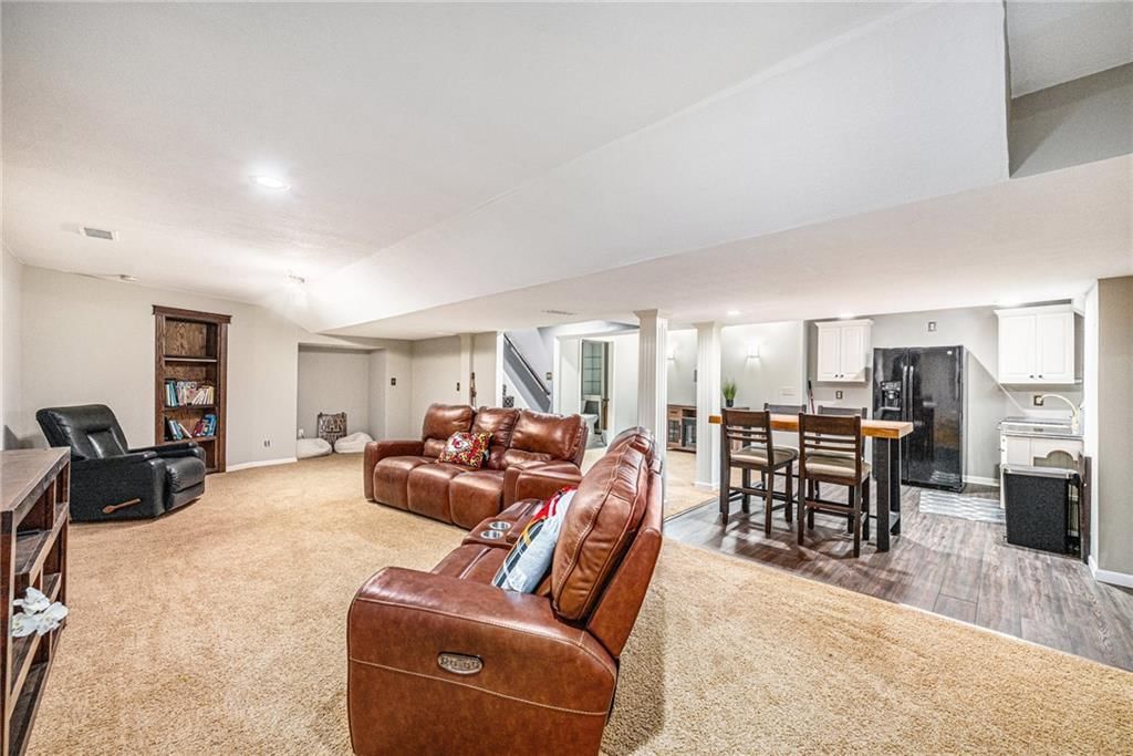 7325 OAKVIEW Street — photo 42