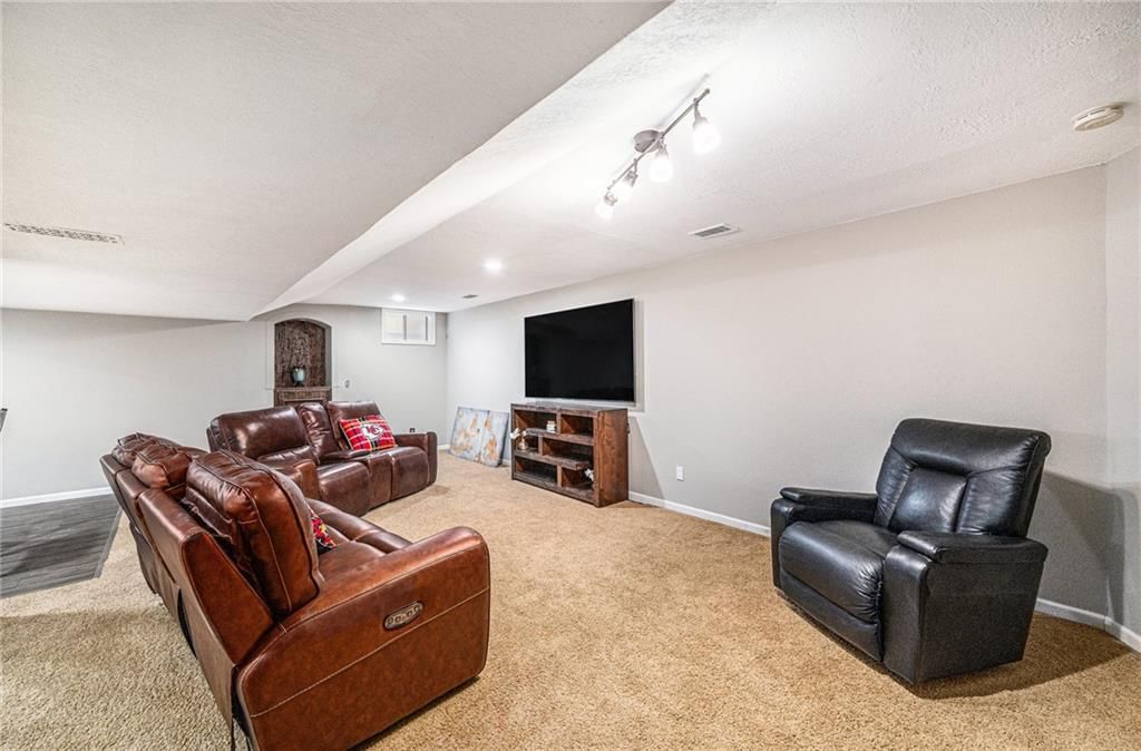 7325 OAKVIEW Street — photo 43