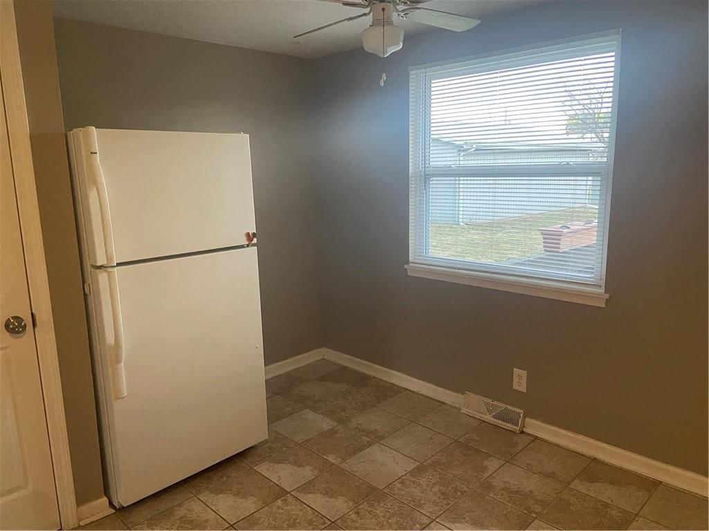 9010-9012 Catherine Road — photo 5