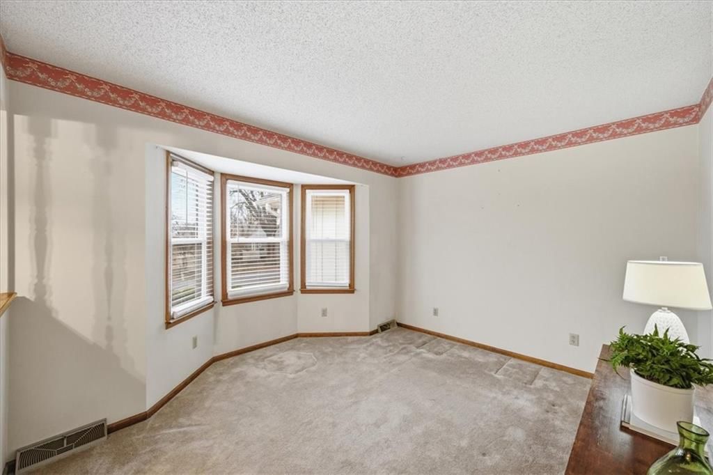 5628 Earnshaw Street — photo 5