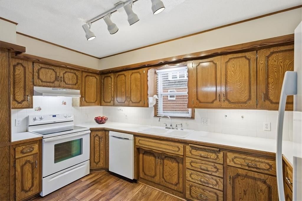 5628 Earnshaw Street — photo 12