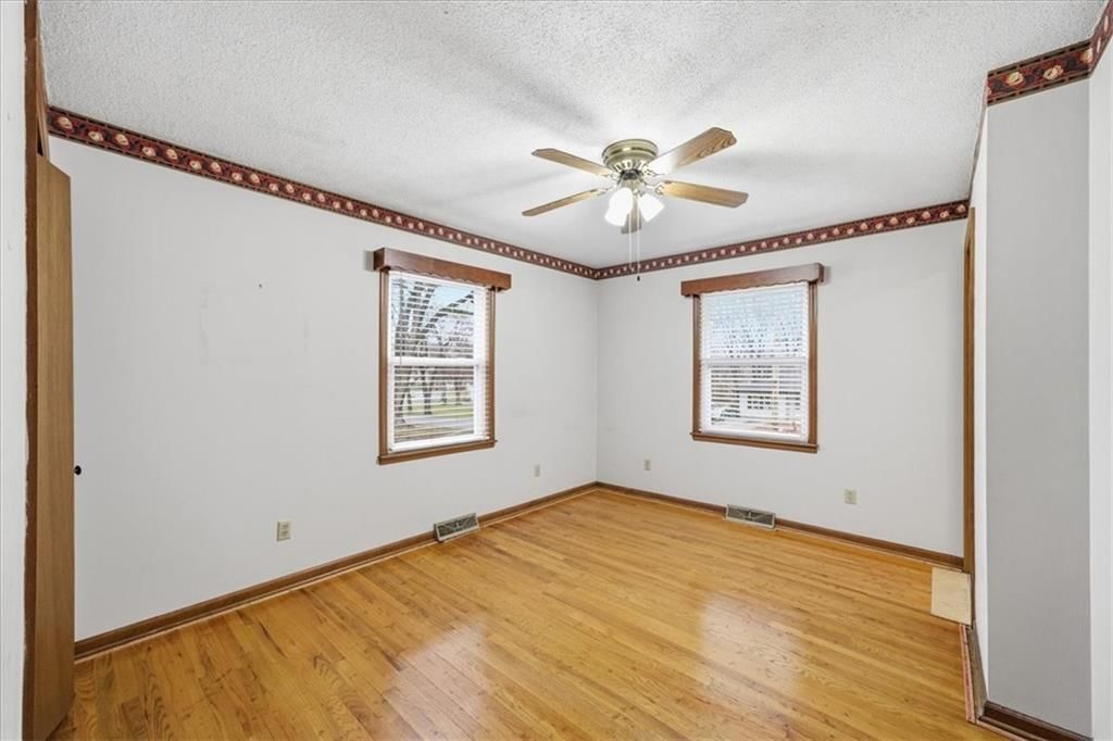 5628 Earnshaw Street — photo 16
