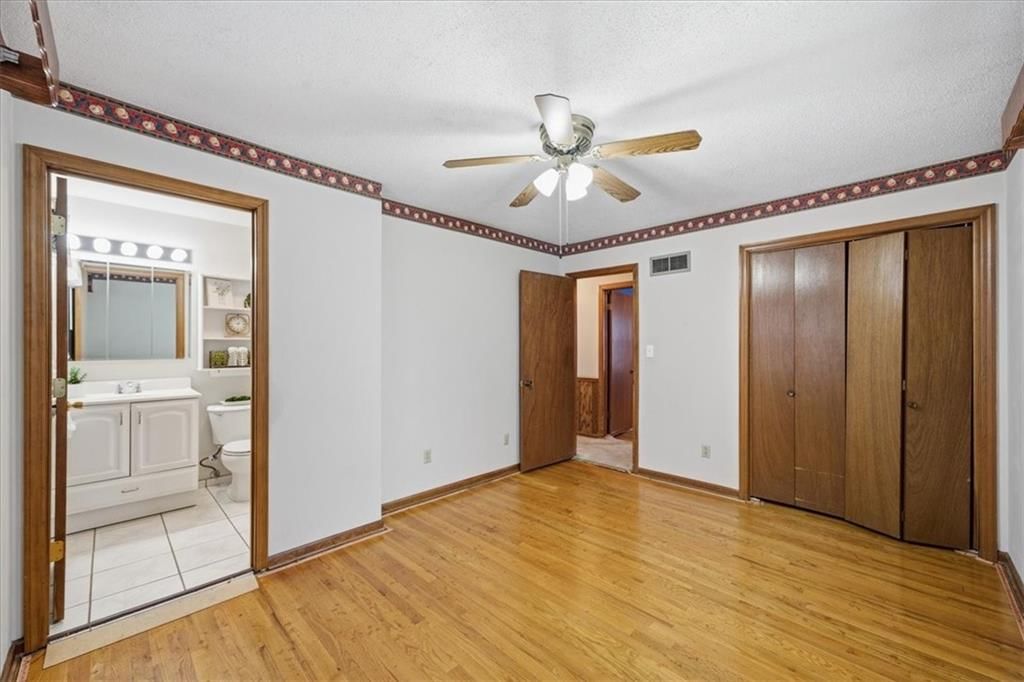 5628 Earnshaw Street — photo 17
