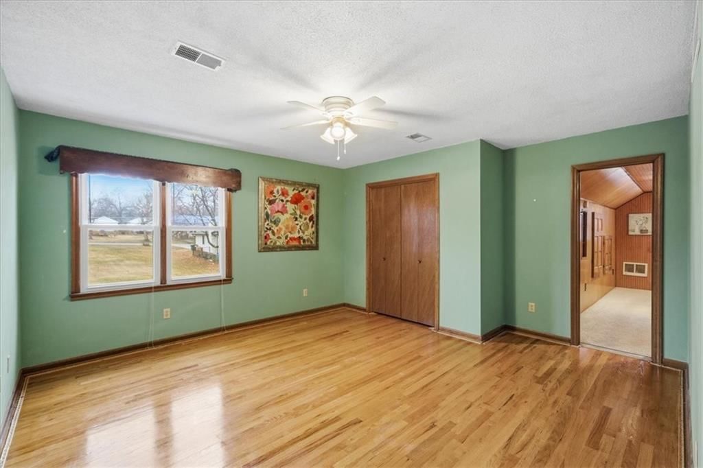 5628 Earnshaw Street — photo 22