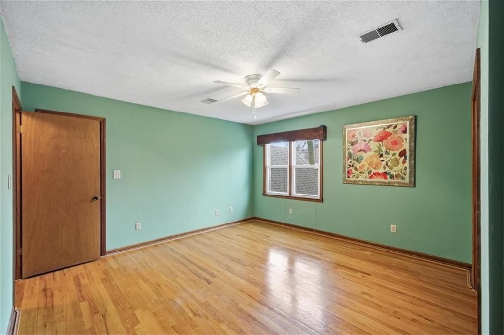 5628 Earnshaw Street — photo 23
