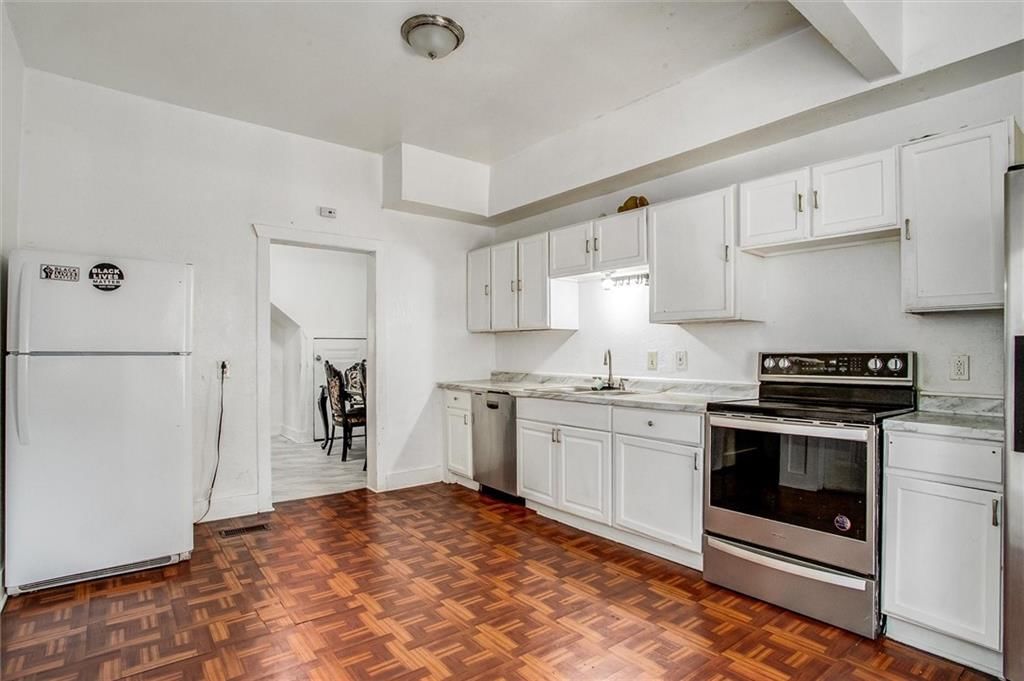 3223 Roberts Street — photo 8