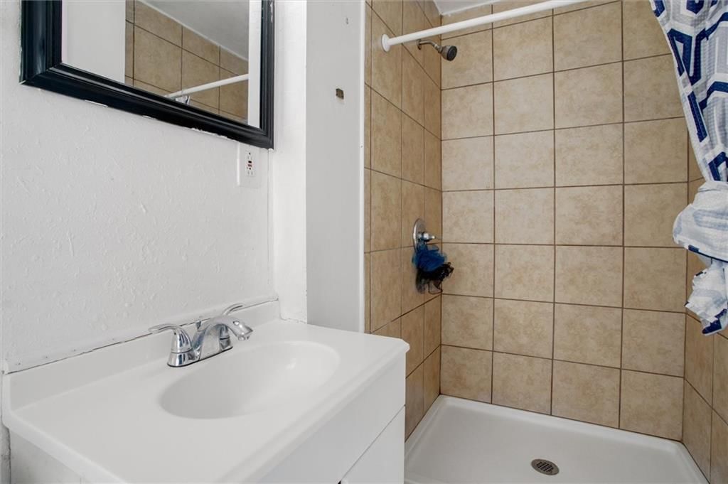 3223 Roberts Street — photo 11