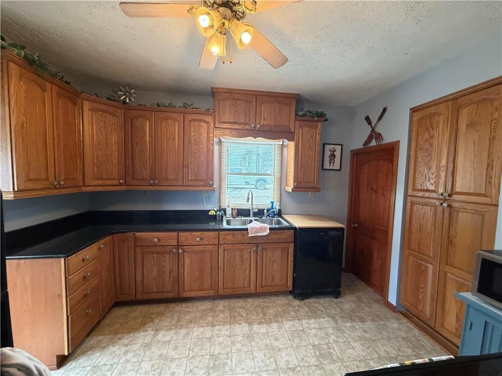 611 N Chestnut Street — photo 12