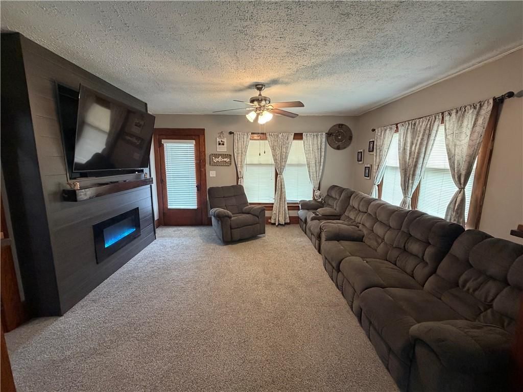 611 N Chestnut Street — photo 20