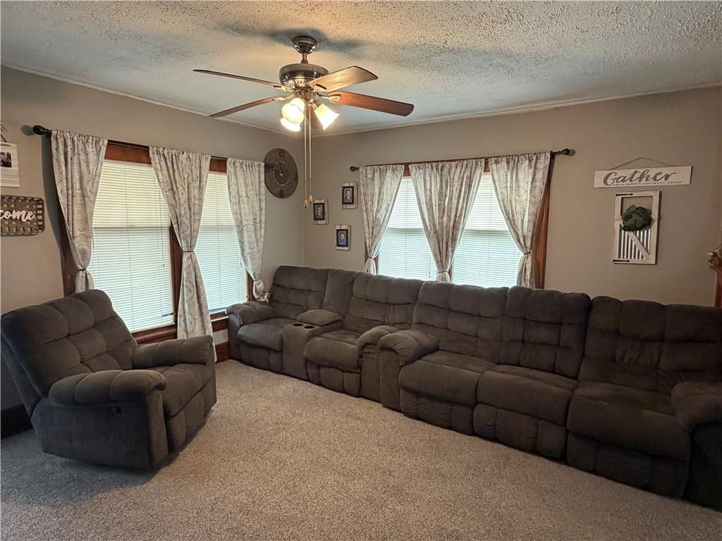 611 N Chestnut Street — photo 22