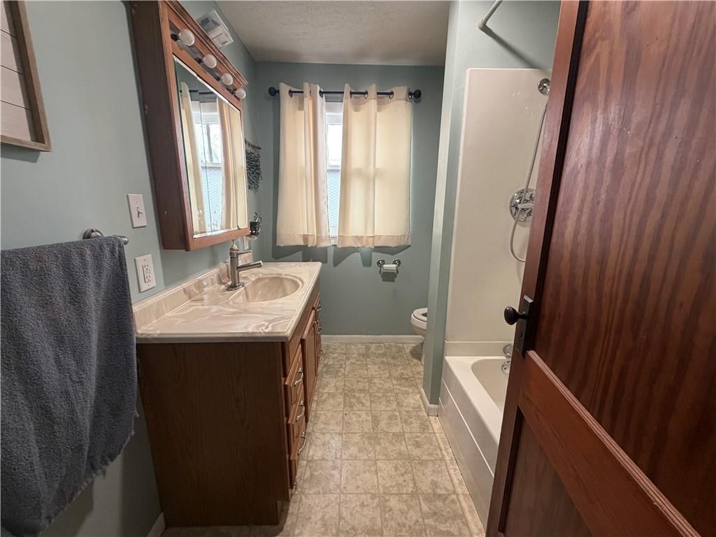 611 N Chestnut Street — photo 28