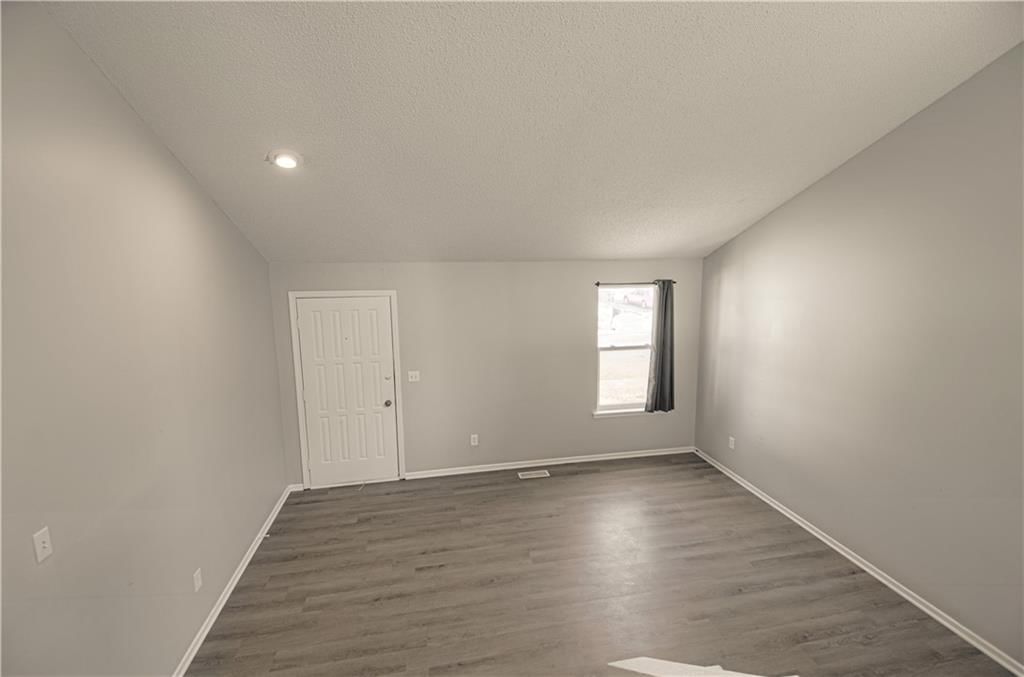 511 E 97th Terrace — photo 13