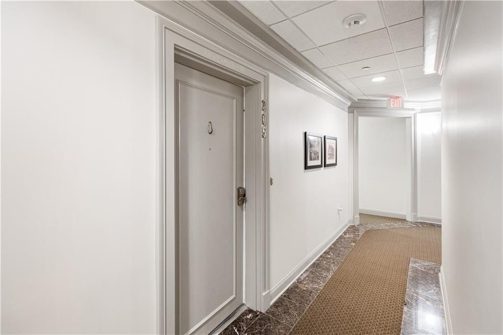 2929 McGee Trafficway — photo 11