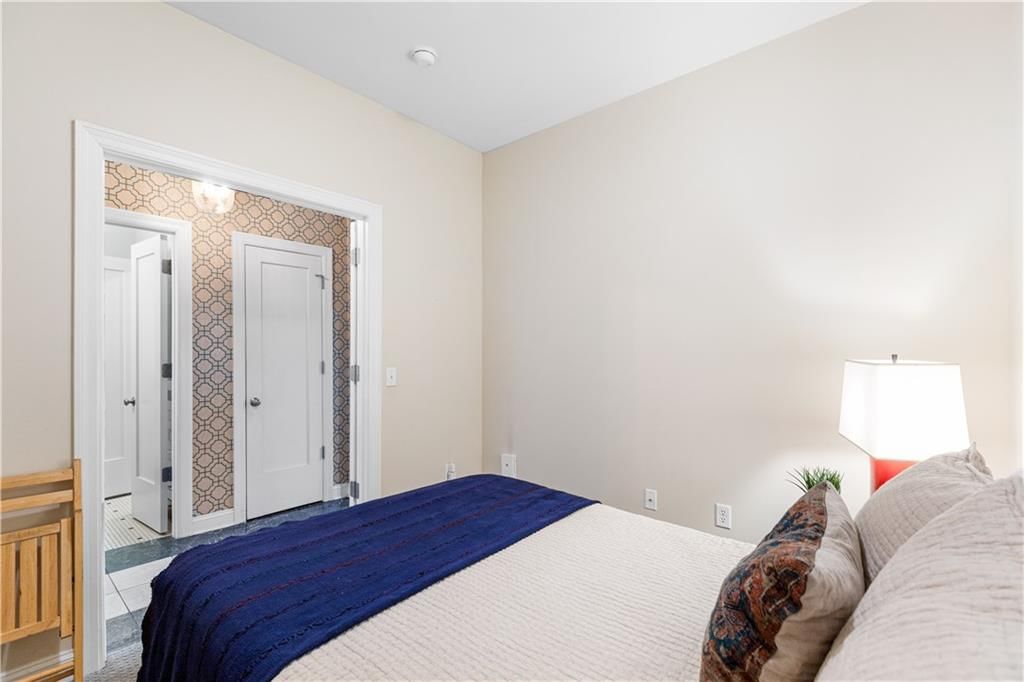 2929 McGee Trafficway — photo 15
