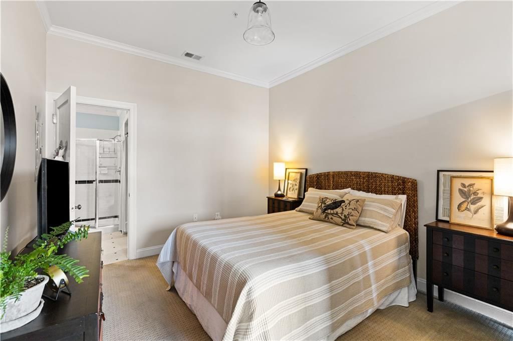 2929 McGee Trafficway — photo 28