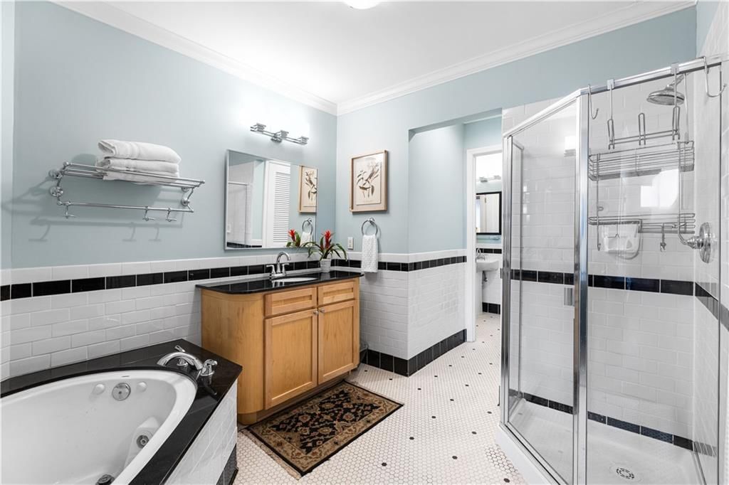 2929 McGee Trafficway — photo 32