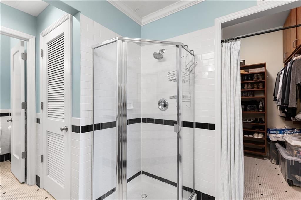 2929 McGee Trafficway — photo 35