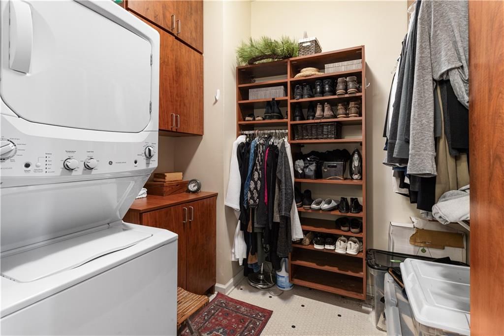 2929 McGee Trafficway — photo 36