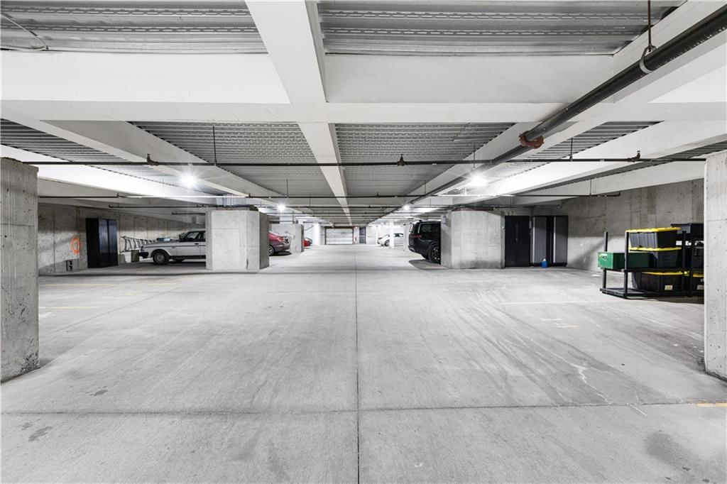 2929 McGee Trafficway — photo 40