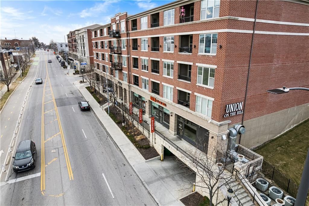 2929 McGee Trafficway — photo 45