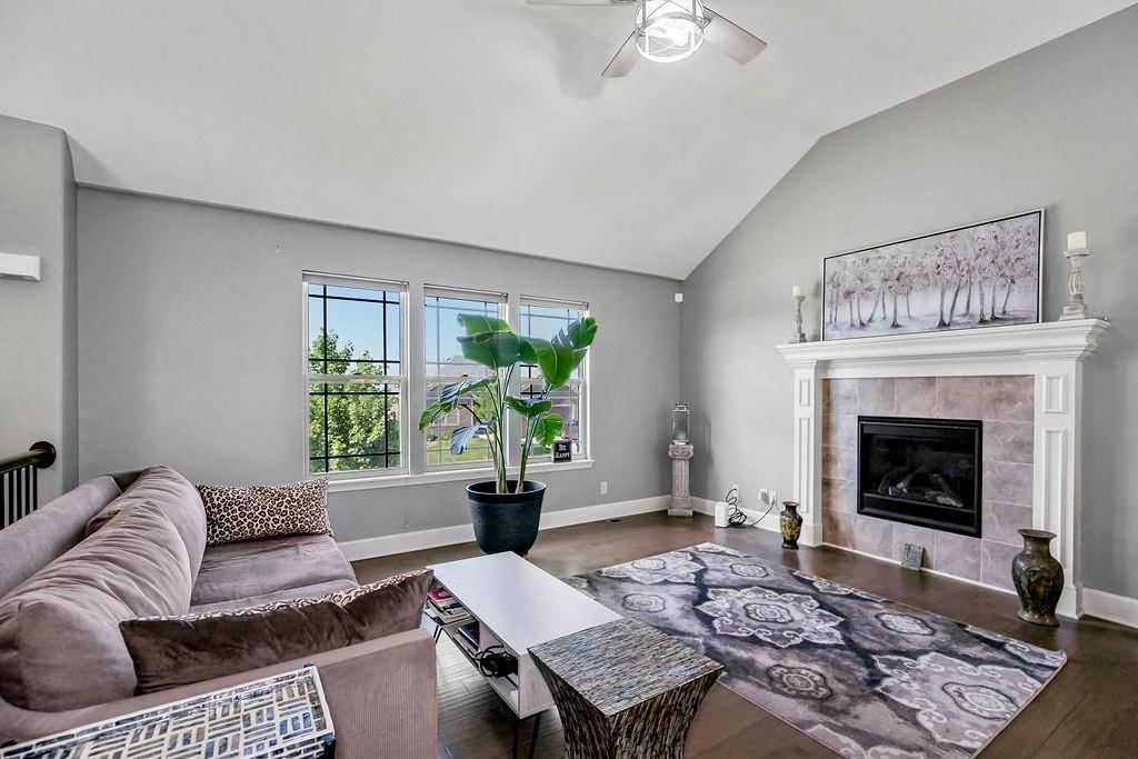 803 SW Apple Grove Court — photo 5