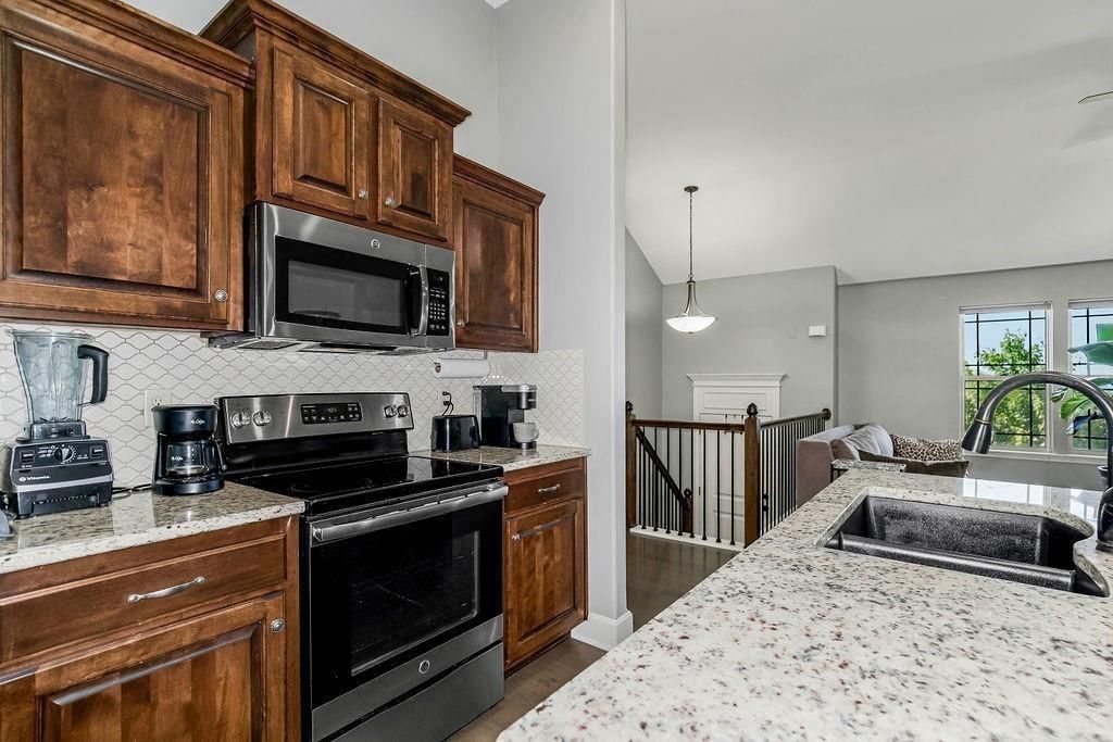 803 SW Apple Grove Court — photo 10