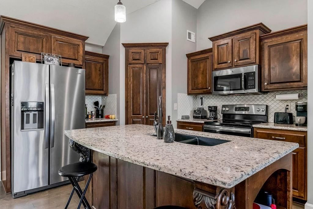 803 SW Apple Grove Court — photo 12