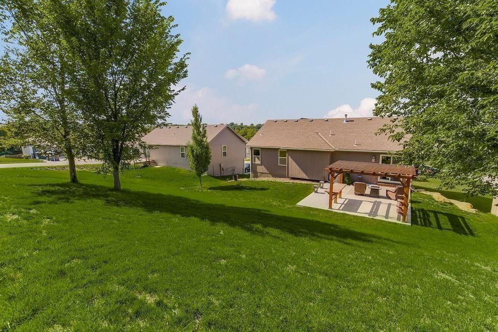 803 SW Apple Grove Court — photo 26